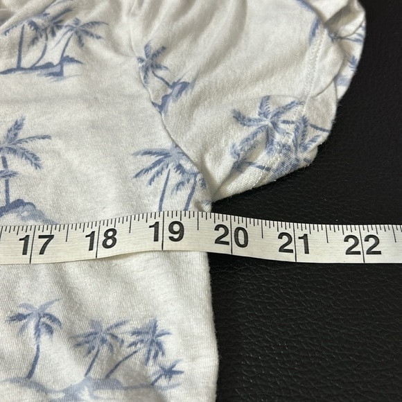 RAILS The Cara Vneck Blue Hawaii Tshirt Palm Tree White Blue Sz L - Picture 11 of 12